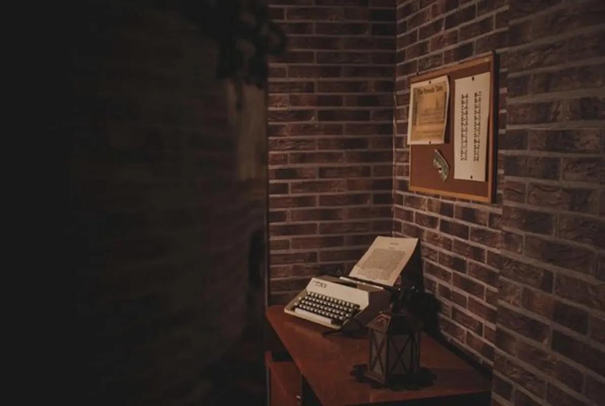 Sherlock Holmes' Riddles